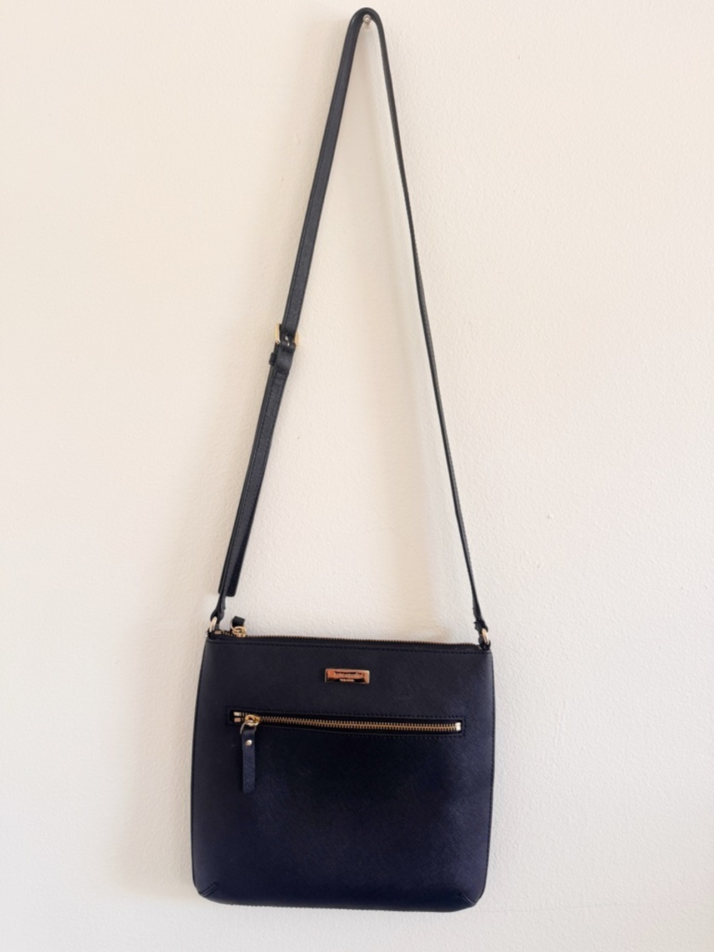 Kate Spade Black Crossbody Shoulder Bag with Front Zip Pocket - Picture 1 of 7